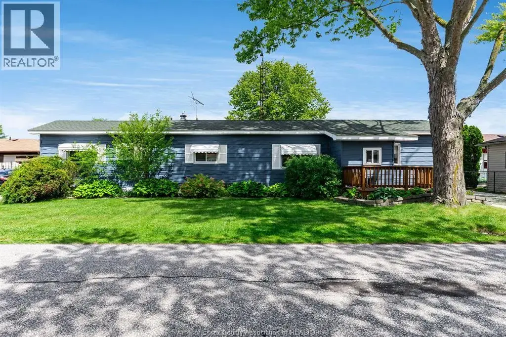 105 Brooks Boulevard, Lakeshore